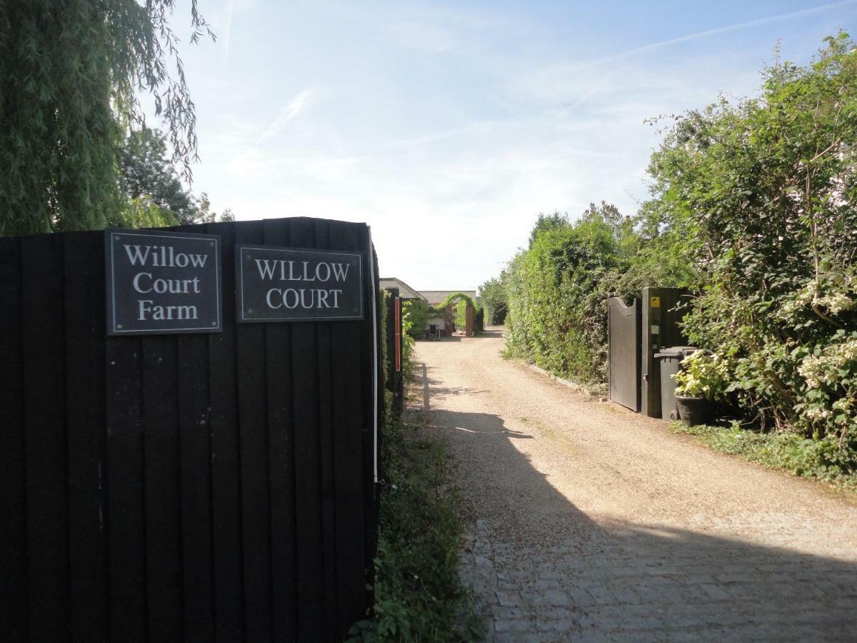 Willow Court Farm Studio South & Petting Farm, 8 Mins From Legoland & Windsor, 15 Mins From Lapland Uk Exterior foto